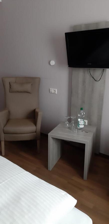 Zum Kronprinzen Hotel Garni Weyher Bagian luar foto