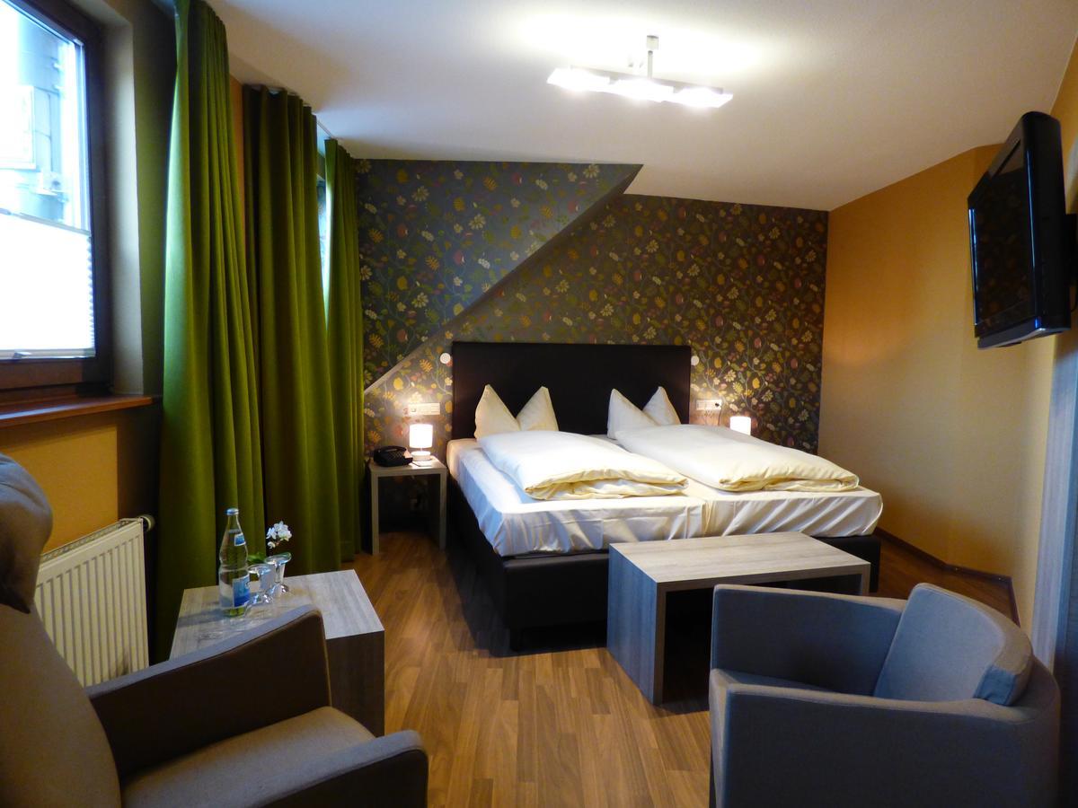 Zum Kronprinzen Hotel Garni Weyher Bagian luar foto